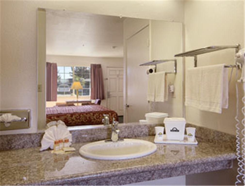 Days Inn Salinas Airport ห้อง รูปภาพ