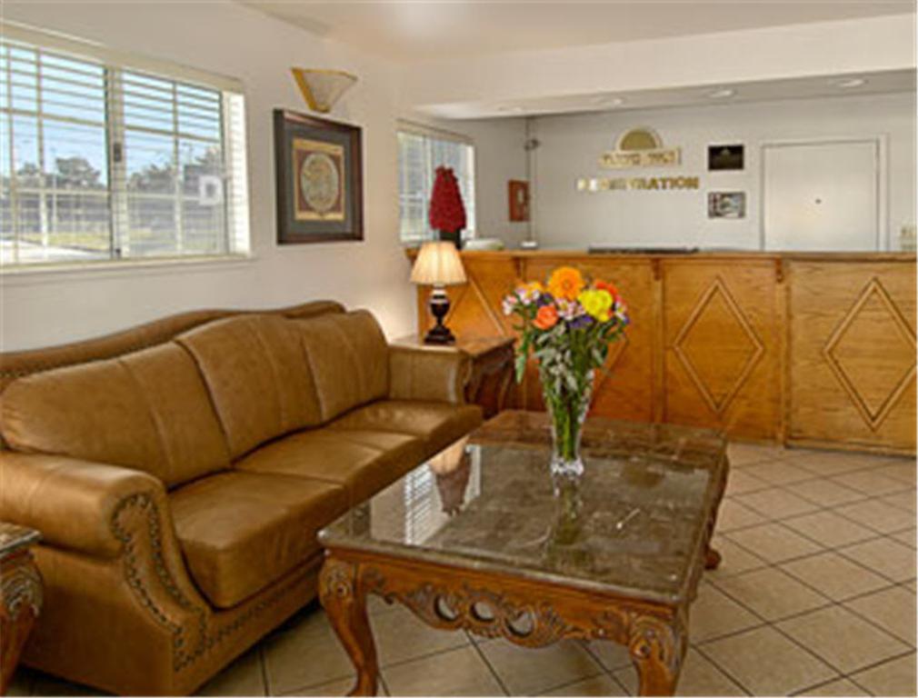 Days Inn Salinas Airport ภายใน รูปภาพ